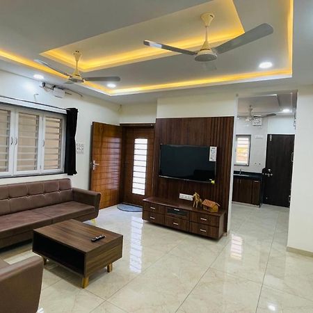 Luxurious 3 Bhk Villa In Bhuj - Shivani Homestay Luaran gambar