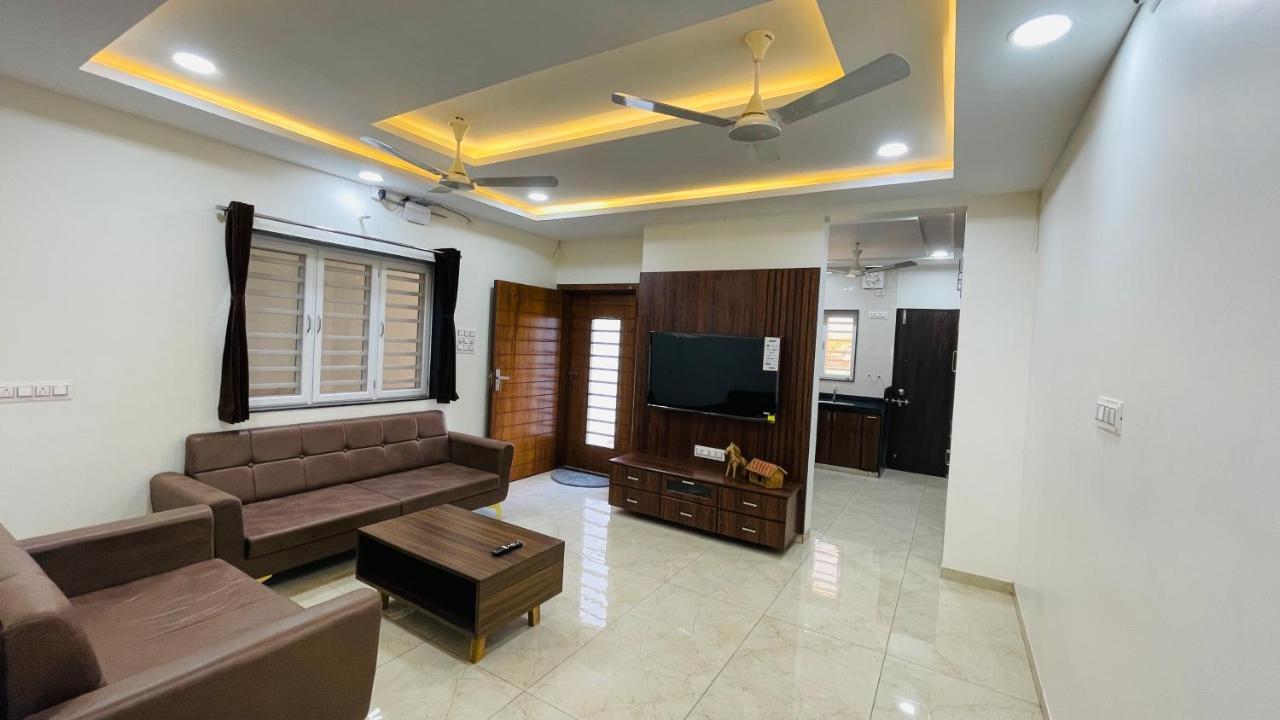 Luxurious 3 Bhk Villa In Bhuj - Shivani Homestay Luaran gambar